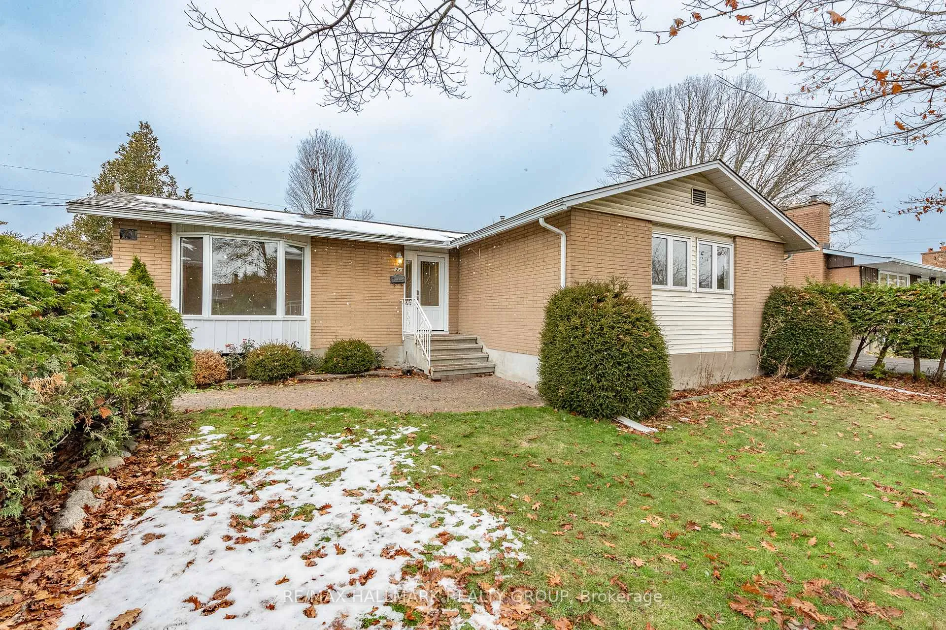 Photo 1 of 71 Viewmount Drive, Ottawa, Meadowlands/Crestview — HOMEH