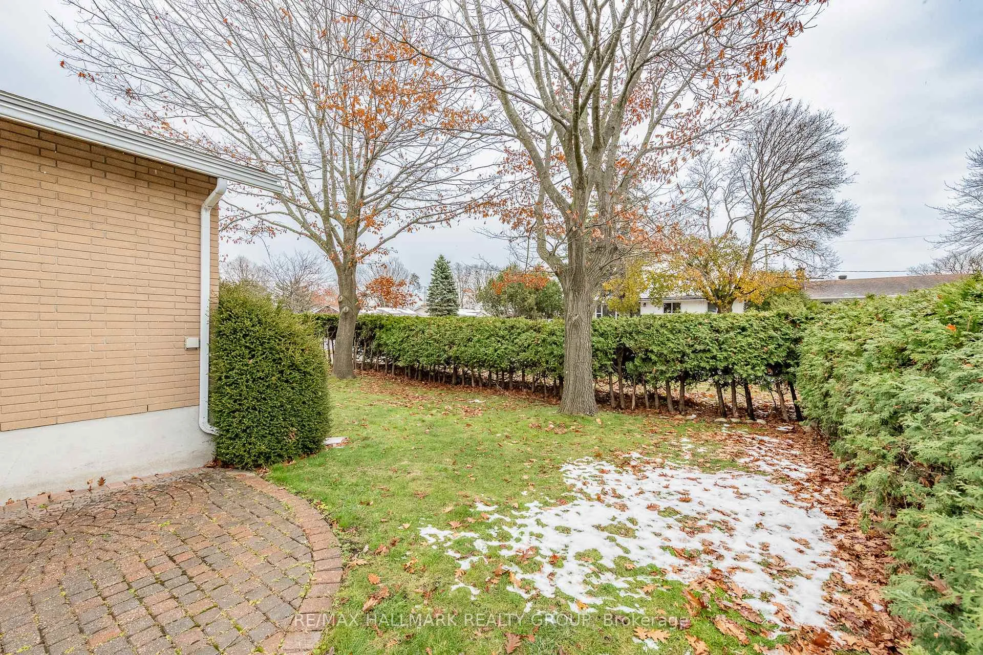 Photo 5 of 71 Viewmount Drive, Ottawa, Meadowlands/Crestview — HOMEH