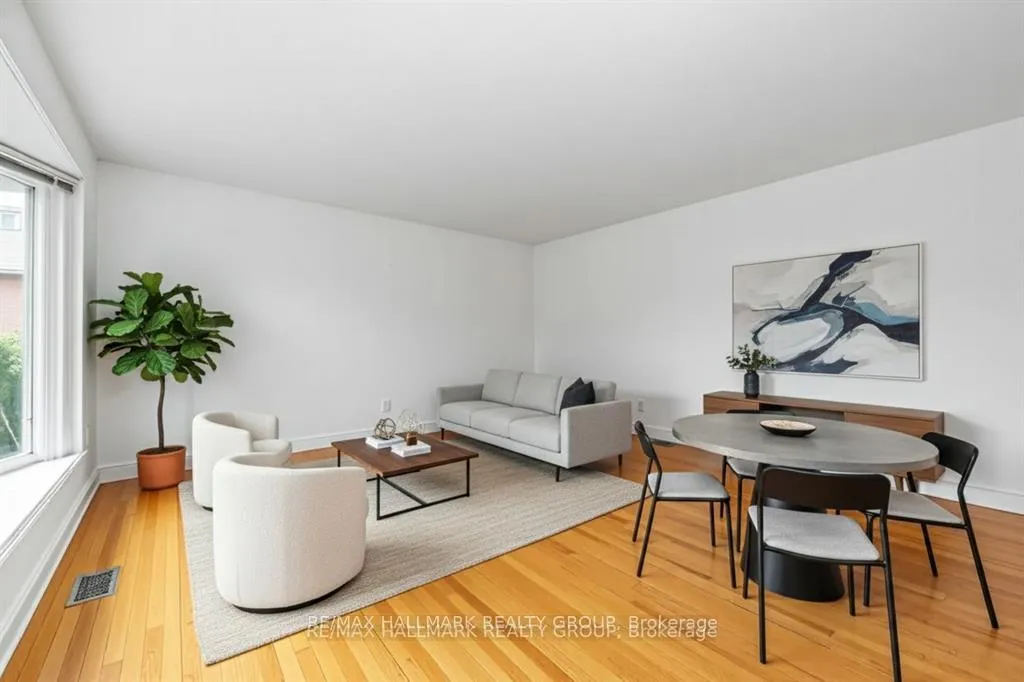 Photo 10 of 71 Viewmount Drive, Ottawa, Meadowlands/Crestview — HOMEH
