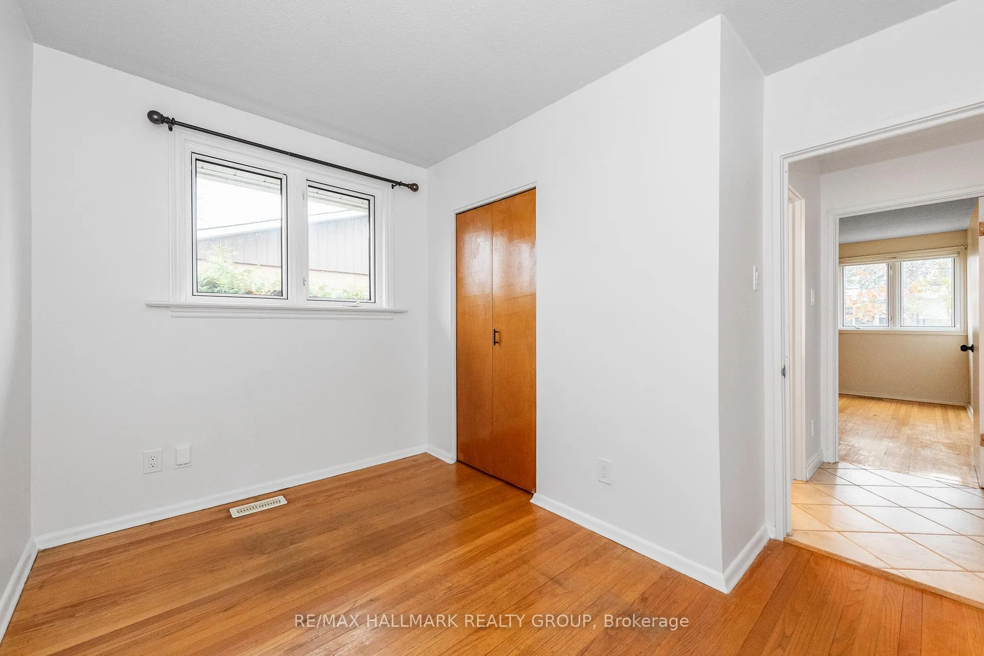 Photo 28 of 71 Viewmount Drive, Ottawa, Meadowlands/Crestview — HOMEH