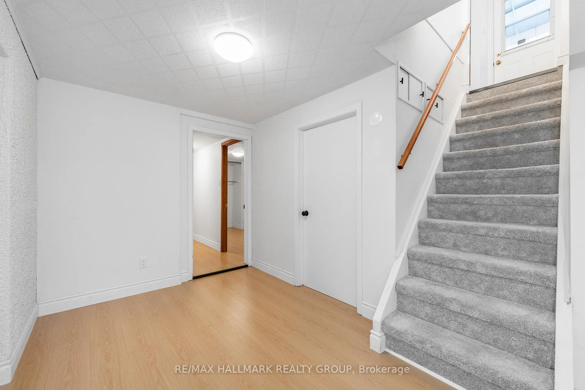 Photo 31 of 71 Viewmount Drive, Ottawa, Meadowlands/Crestview — HOMEH