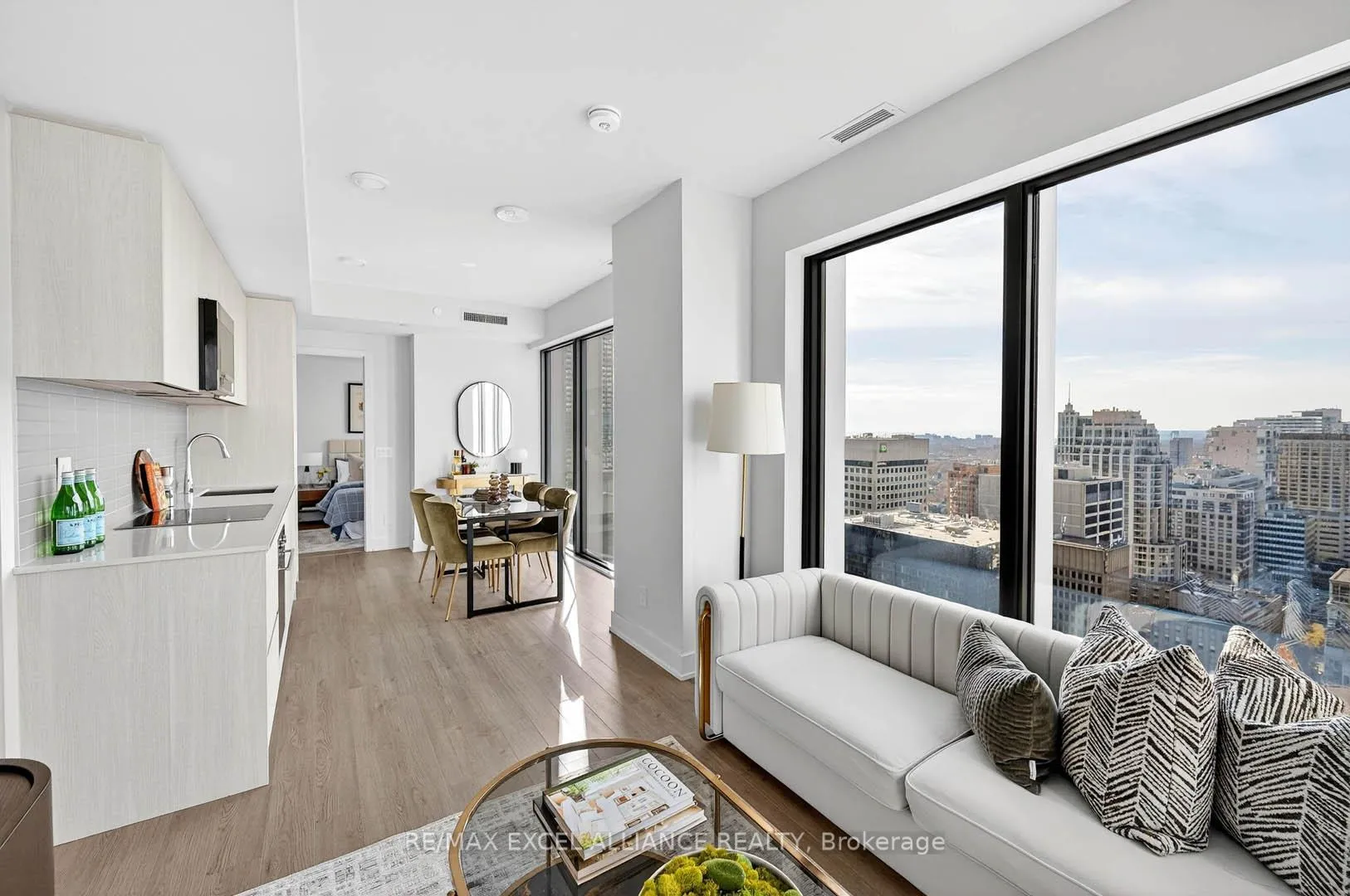 Photo 13 of Unit 2802, 8 Cumberland Street, Toronto, The Annex — HOMEH