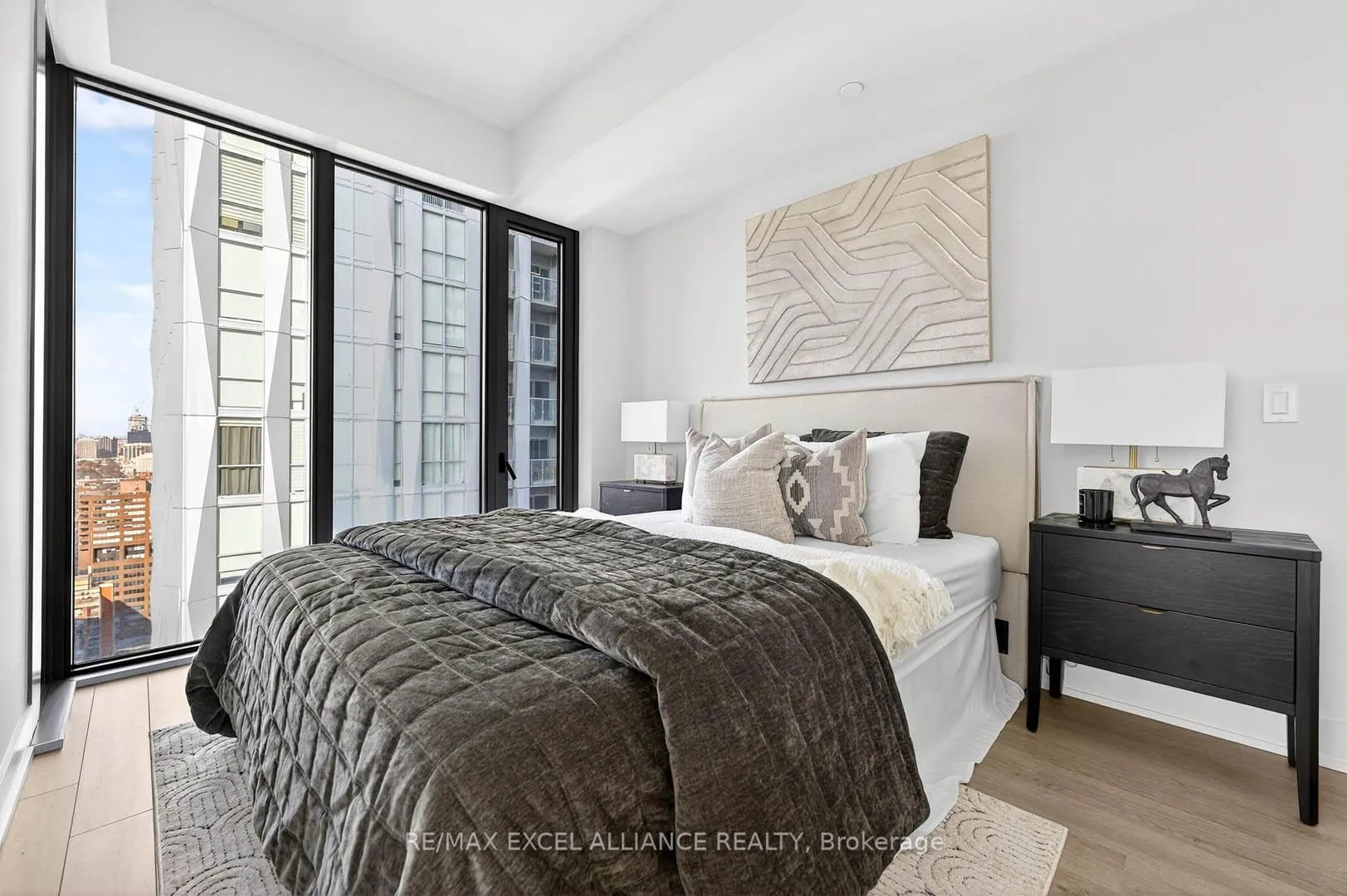 Photo 21 of Unit 2802, 8 Cumberland Street, Toronto, The Annex — HOMEH