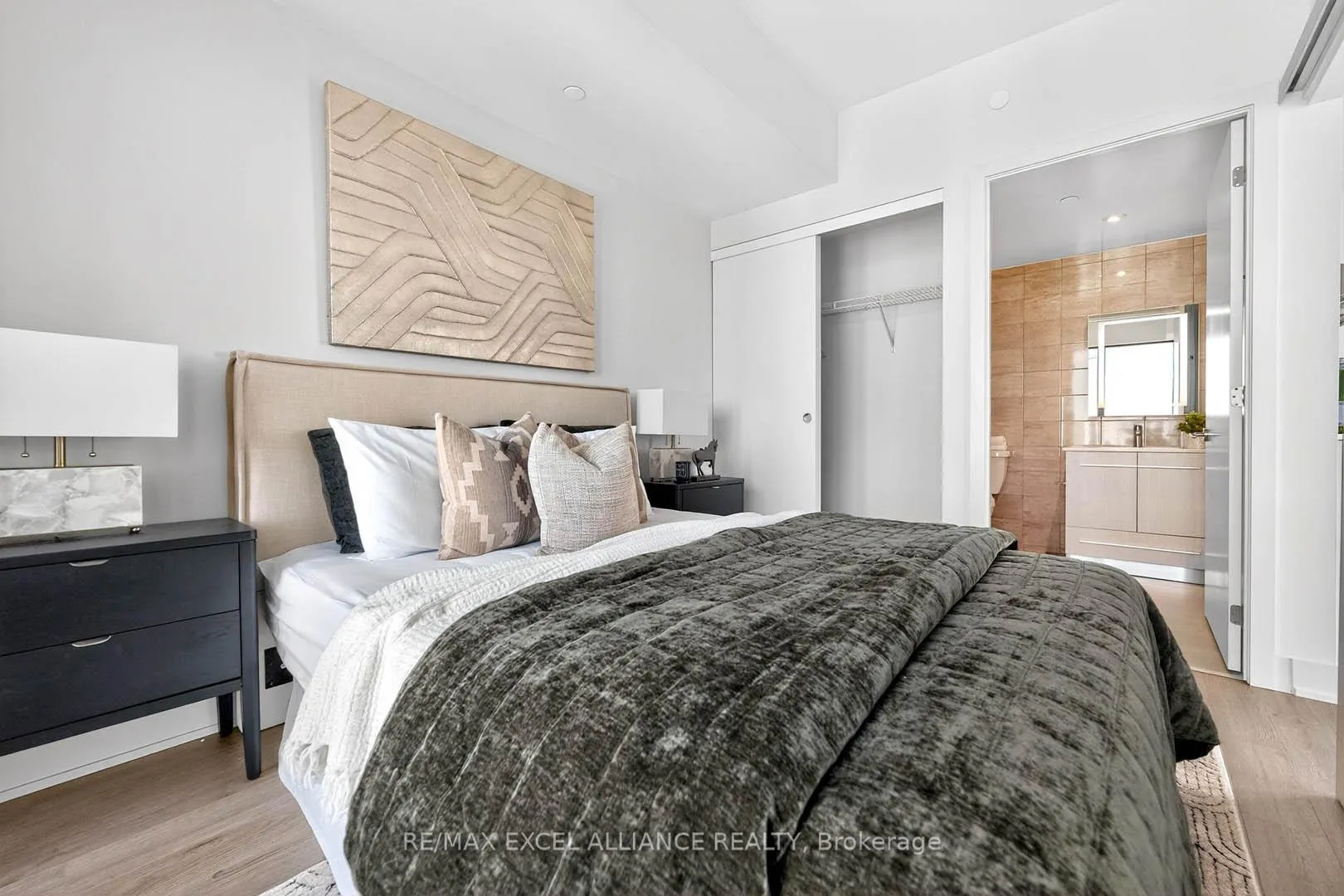 Photo 22 of Unit 2802, 8 Cumberland Street, Toronto, The Annex — HOMEH