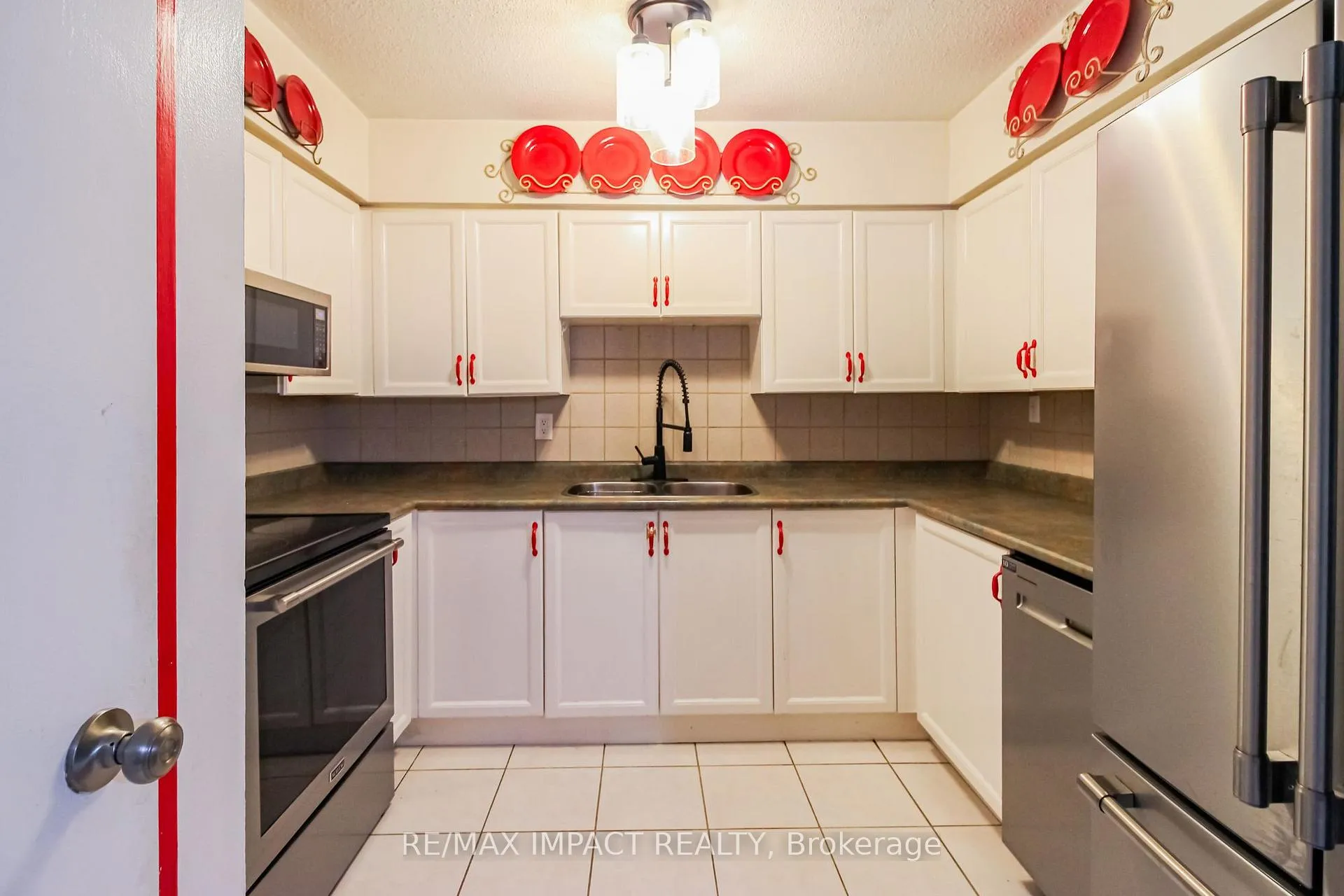 Photo 18 of Unit 112, 454 Centre Street S, Oshawa, Central — HOMEH