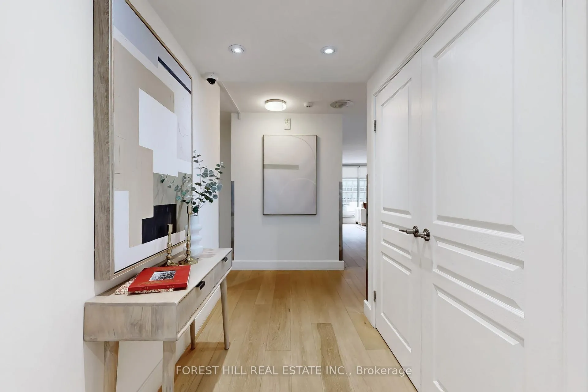 Photo 2 of Unit 710, 110 Bloor Street W, Toronto, The Annex — HOMEH
