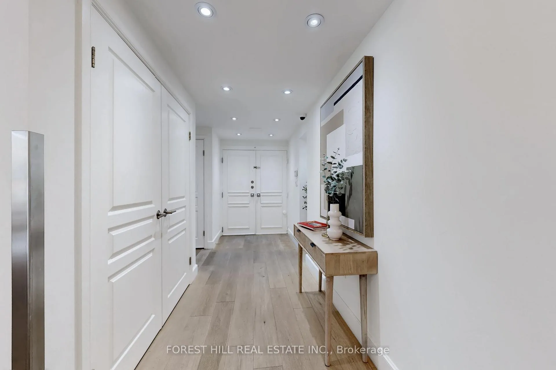 Photo 3 of Unit 710, 110 Bloor Street W, Toronto, The Annex — HOMEH