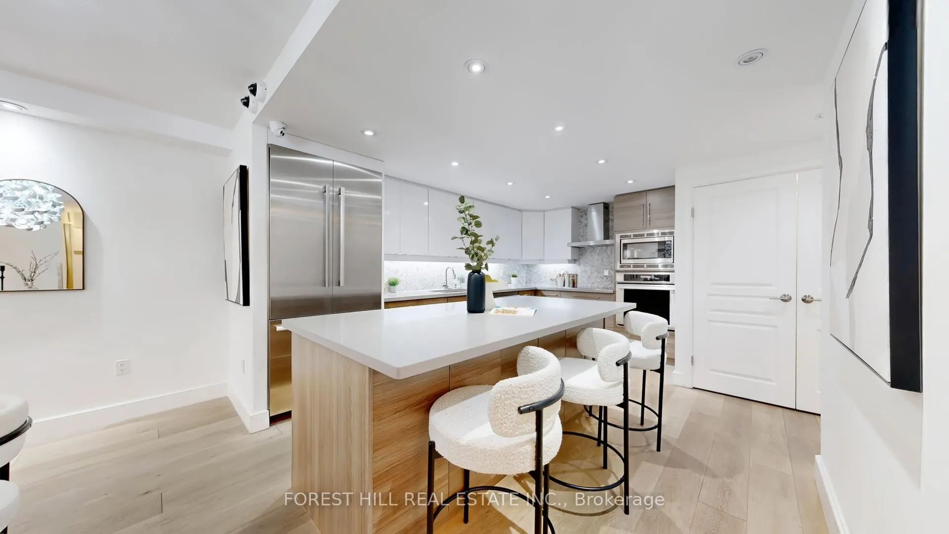 Photo 8 of Unit 710, 110 Bloor Street W, Toronto, The Annex — HOMEH