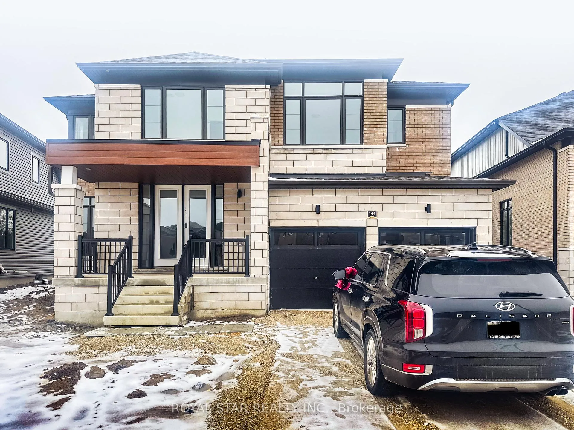 Photo 2 of 144 Rosanne Circle, Wasaga Beach — HOMEH