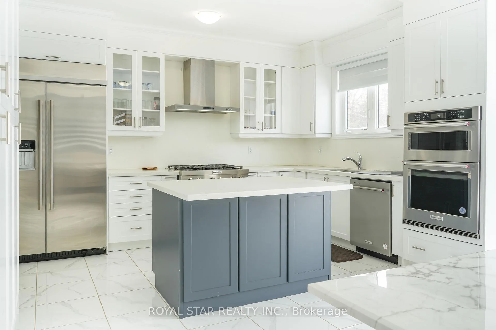 Photo 10 of 144 Rosanne Circle, Wasaga Beach — HOMEH