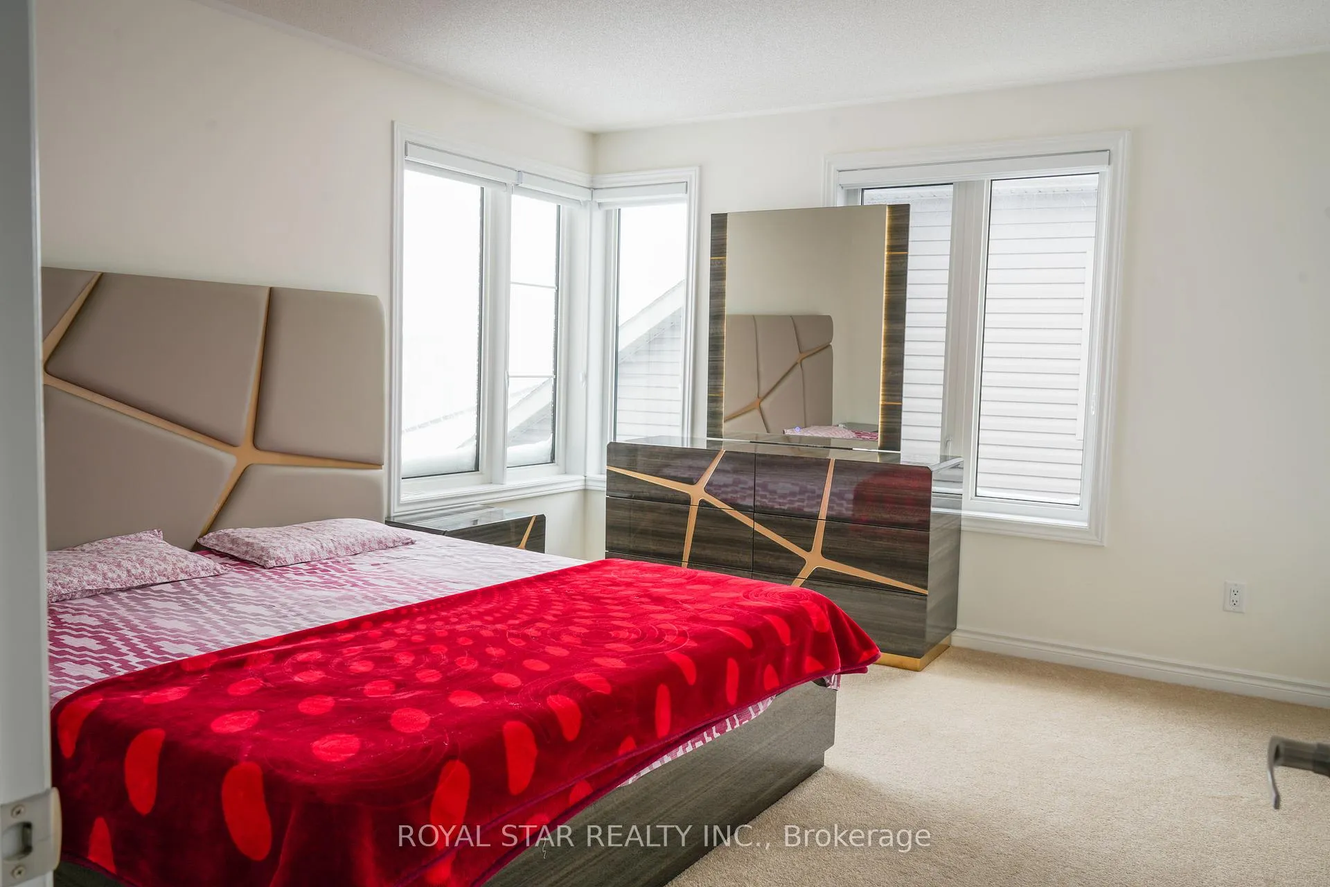 Photo 24 of 144 Rosanne Circle, Wasaga Beach — HOMEH