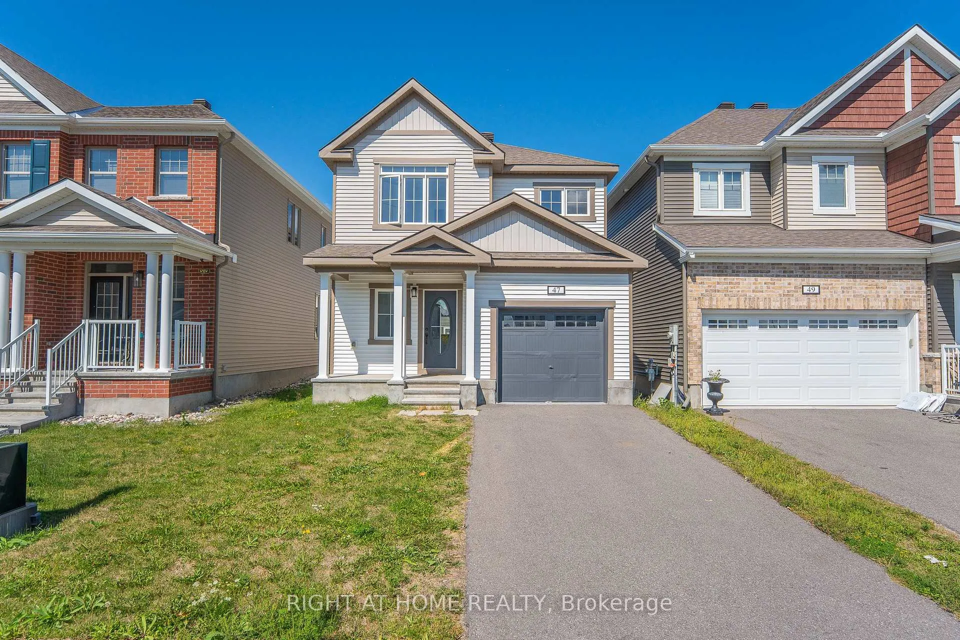 Photo 2 of 47 Mudminnow Crescent, Ottawa, Avalon West — HOMEH