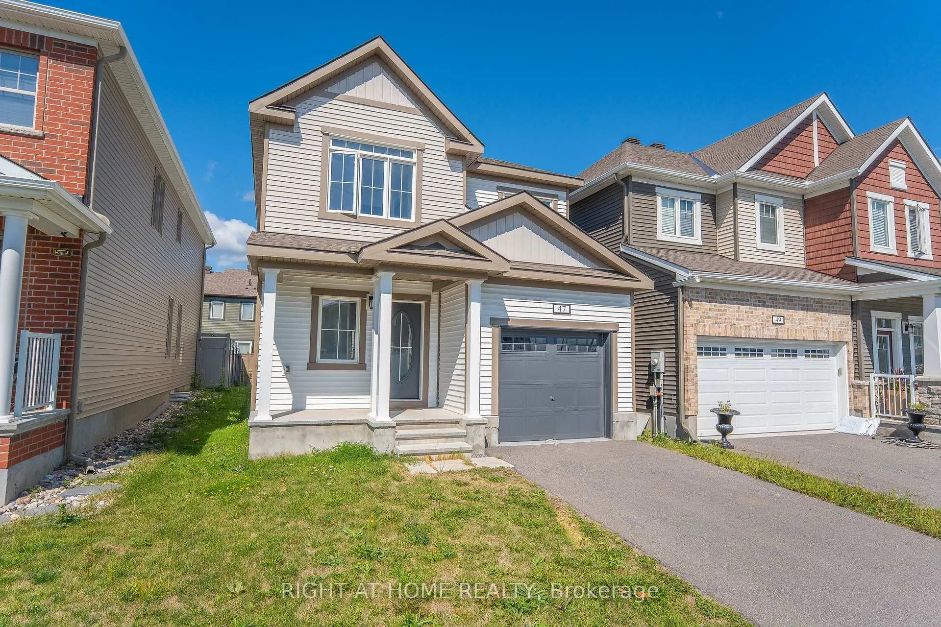 Photo 3 of 47 Mudminnow Crescent, Ottawa, Avalon West — HOMEH