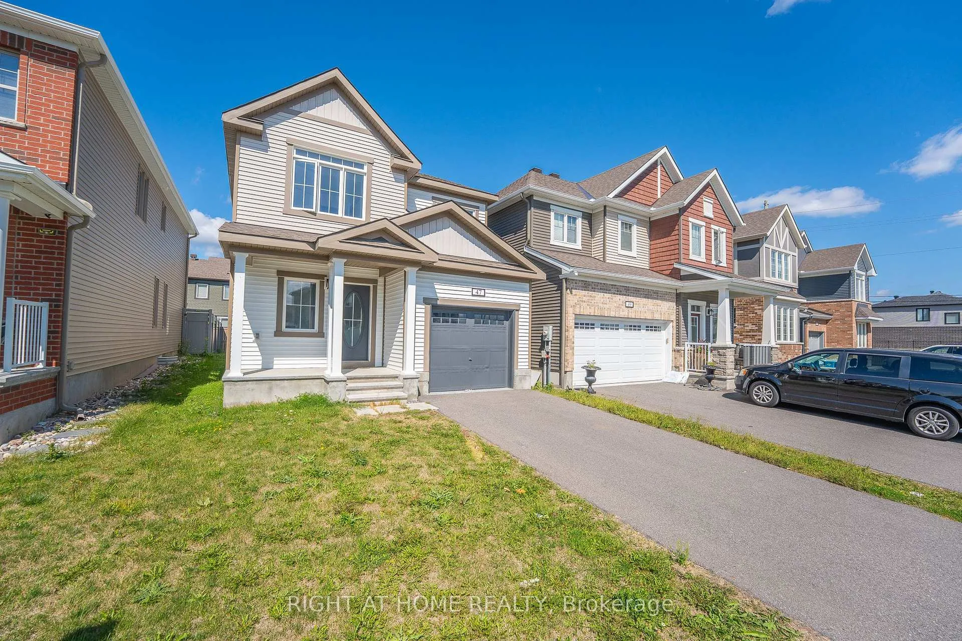 Photo 4 of 47 Mudminnow Crescent, Ottawa, Avalon West — HOMEH