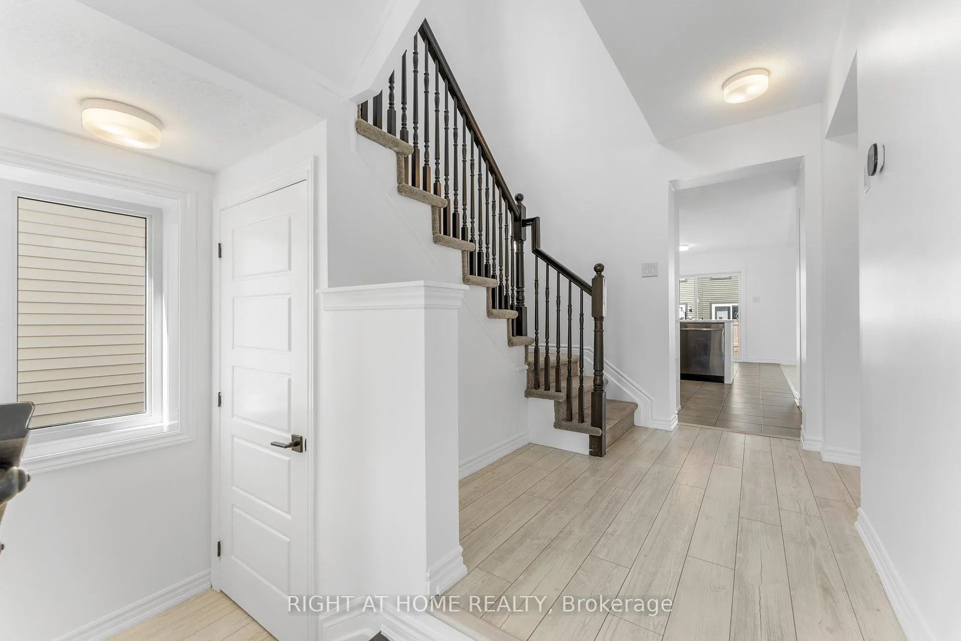 Photo 8 of 47 Mudminnow Crescent, Ottawa, Avalon West — HOMEH