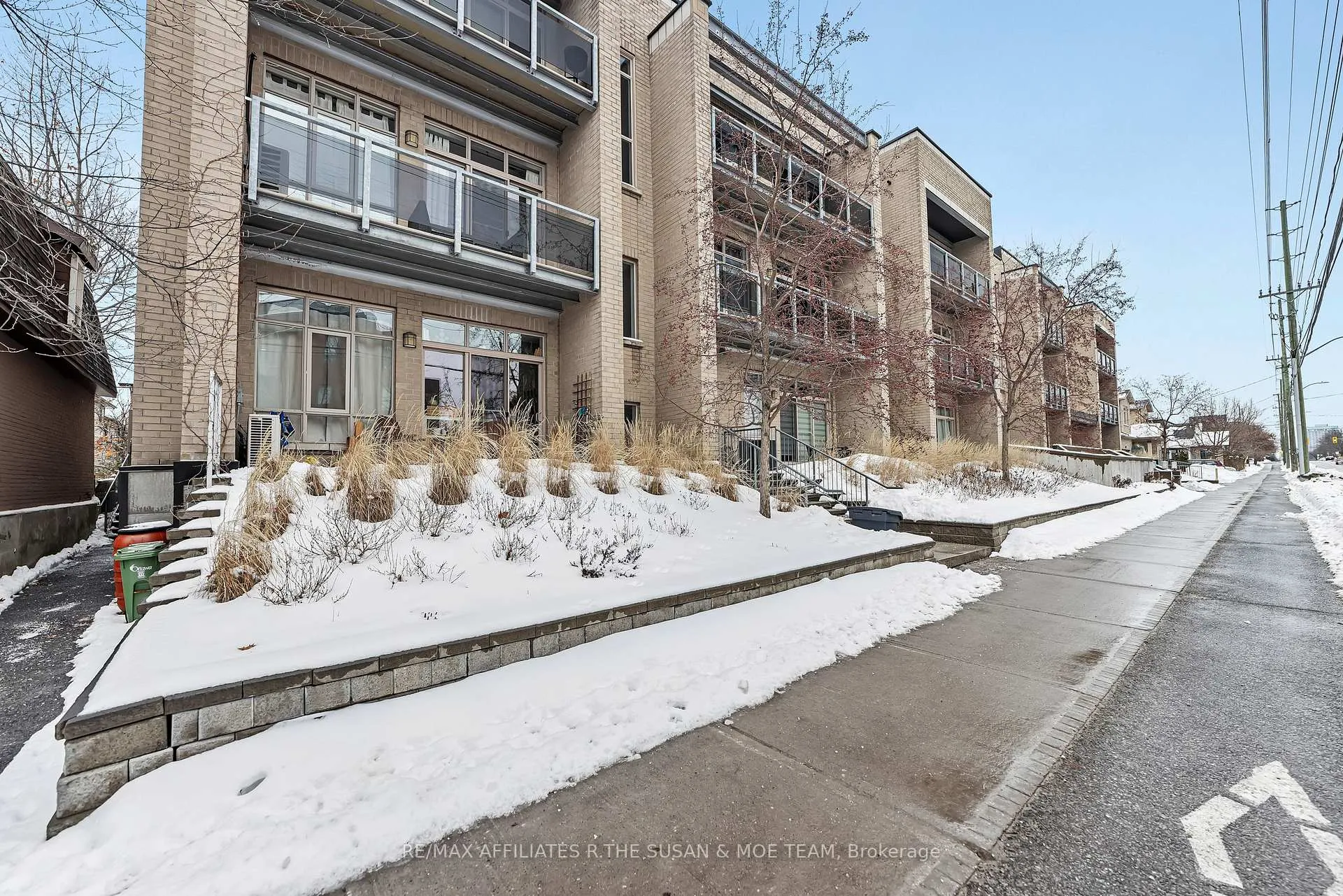 Front of Unit 106, 682 Churchill Avenue N