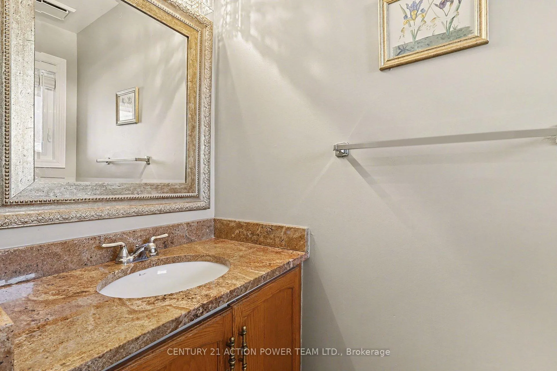 Photo 6 of 82 Burlington Crescent, Ottawa, Hunt Club Park/Greenboro — HOMEH