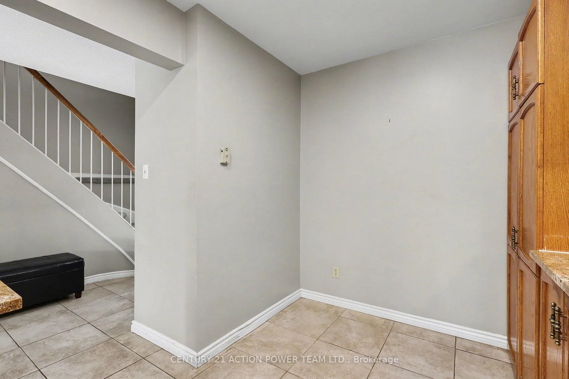 Photo 23 of 82 Burlington Crescent, Ottawa, Hunt Club Park/Greenboro — HOMEH