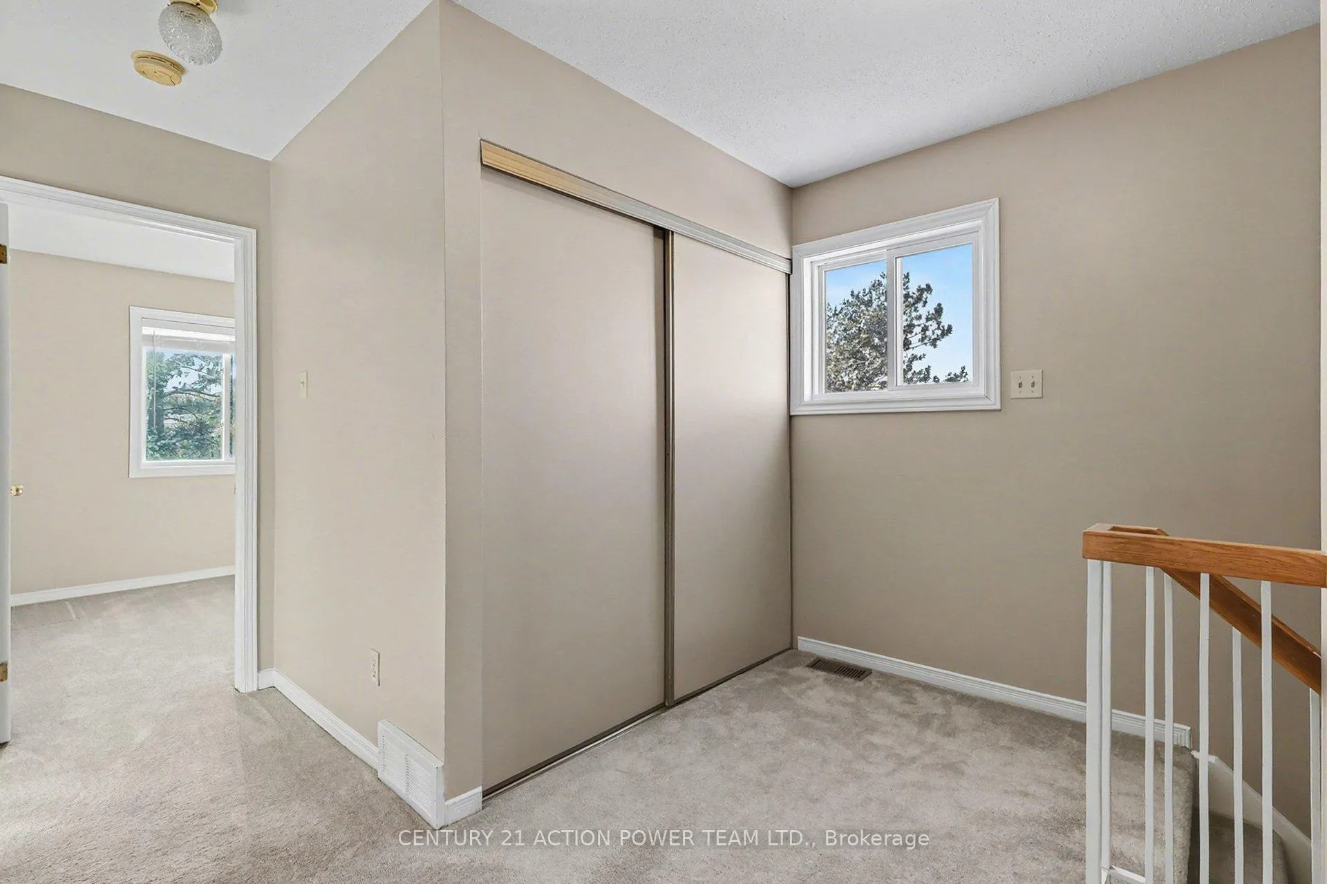 Photo 24 of 82 Burlington Crescent, Ottawa, Hunt Club Park/Greenboro — HOMEH