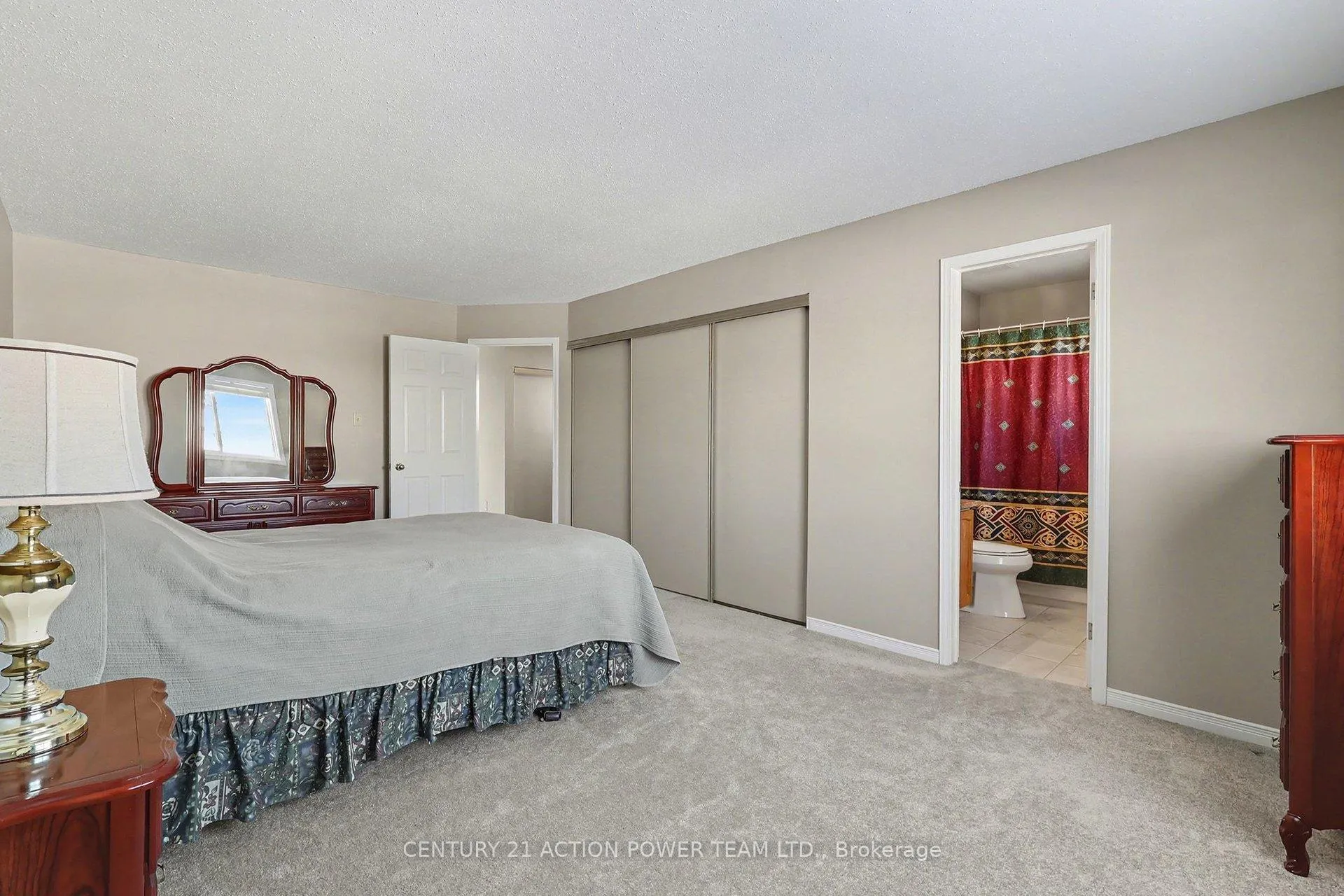 Photo 26 of 82 Burlington Crescent, Ottawa, Hunt Club Park/Greenboro — HOMEH