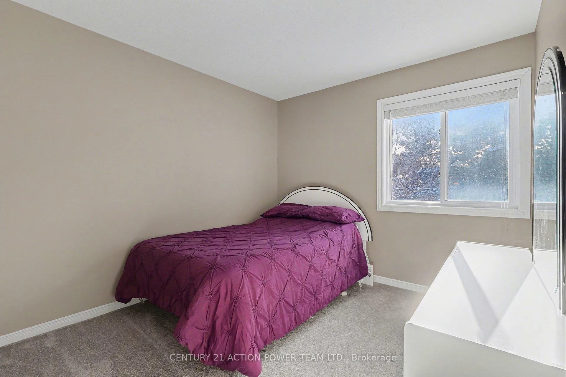Photo 31 of 82 Burlington Crescent, Ottawa, Hunt Club Park/Greenboro — HOMEH