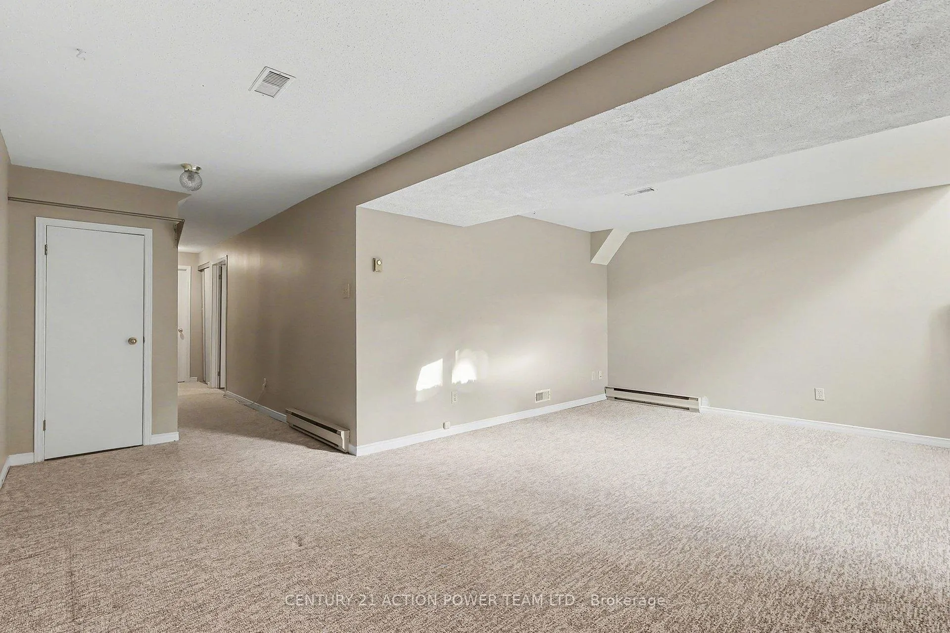 Photo 36 of 82 Burlington Crescent, Ottawa, Hunt Club Park/Greenboro — HOMEH