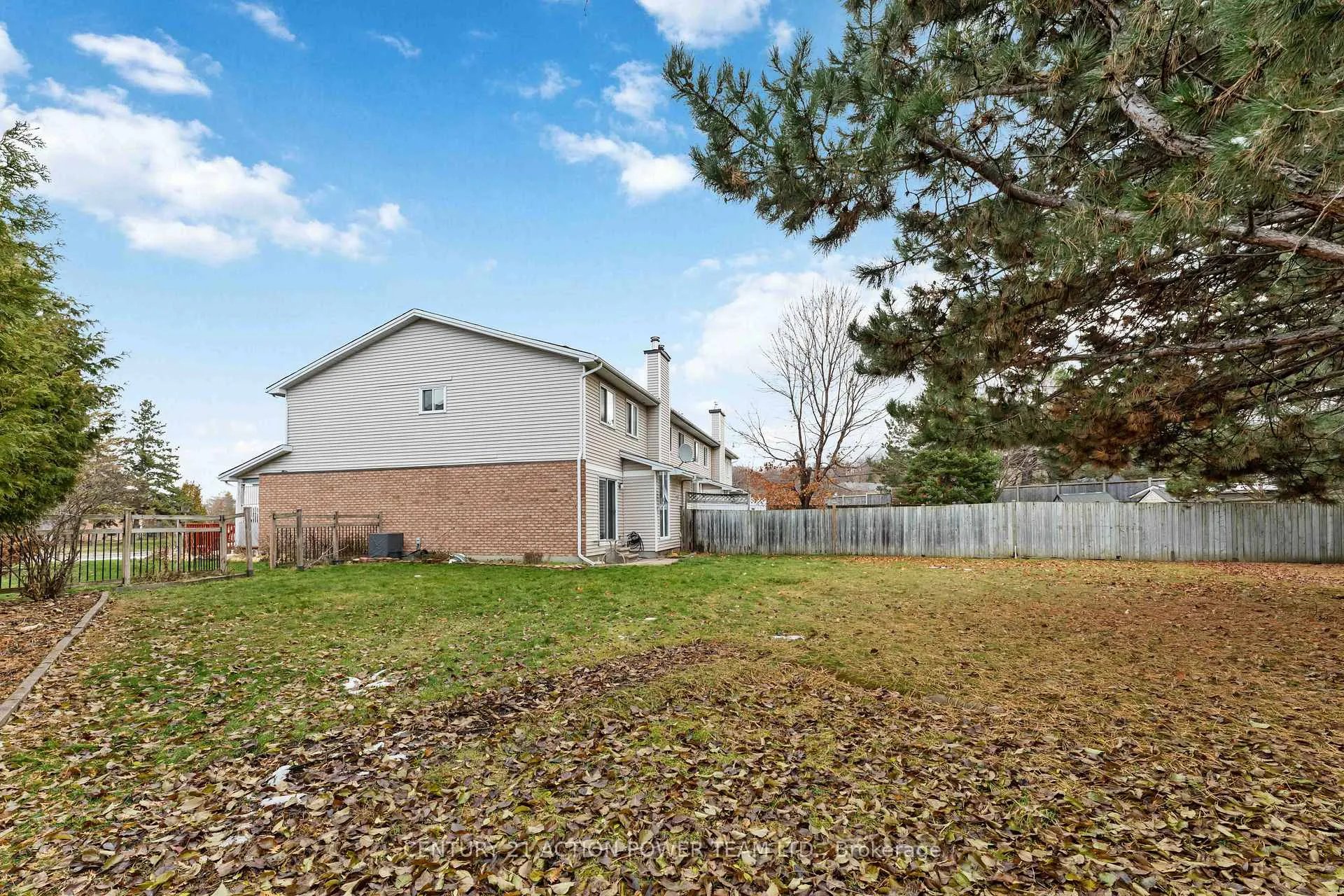 Photo 42 of 82 Burlington Crescent, Ottawa, Hunt Club Park/Greenboro — HOMEH
