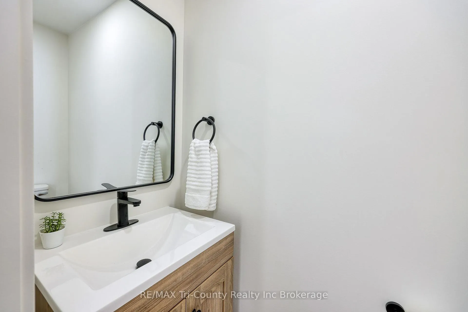Photo 21 of 50307 Talbot Line, Malahide, Rural Malahide — HOMEH