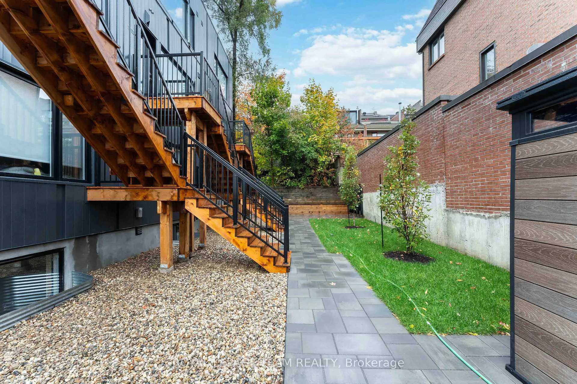 Photo 25 of Unit 1, 119 Springfield Road, Ottawa, Lindenlea — HOMEH