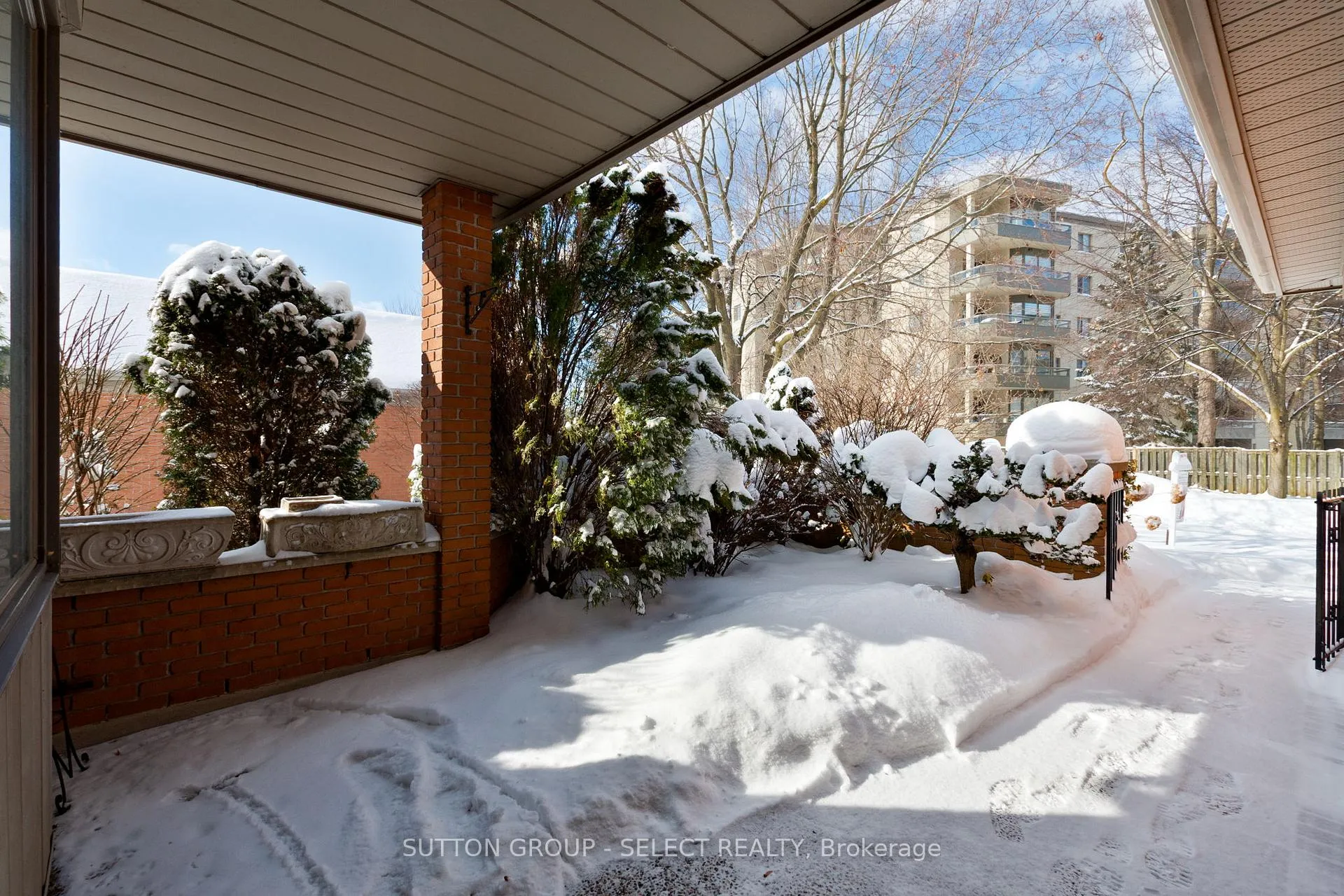 Photo 3 of Unit 21, 40 Quinella Drive, London, South C — HOMEH