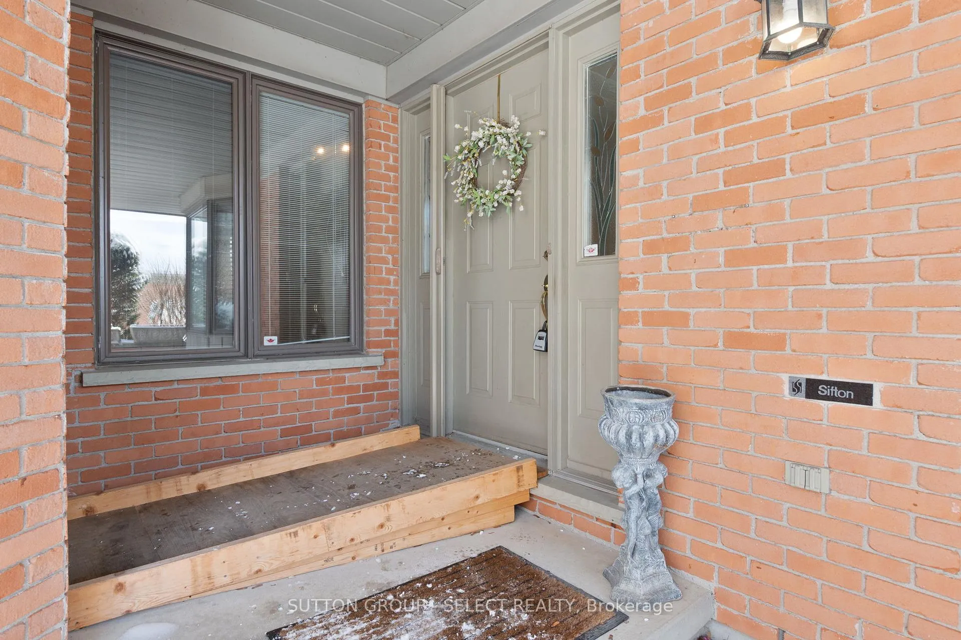 Photo 4 of Unit 21, 40 Quinella Drive, London, South C — HOMEH
