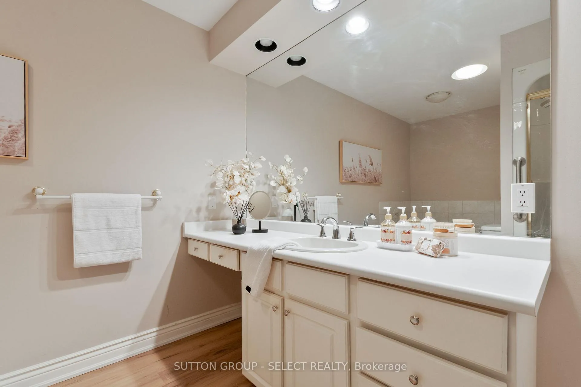 Photo 26 of Unit 21, 40 Quinella Drive, London, South C — HOMEH