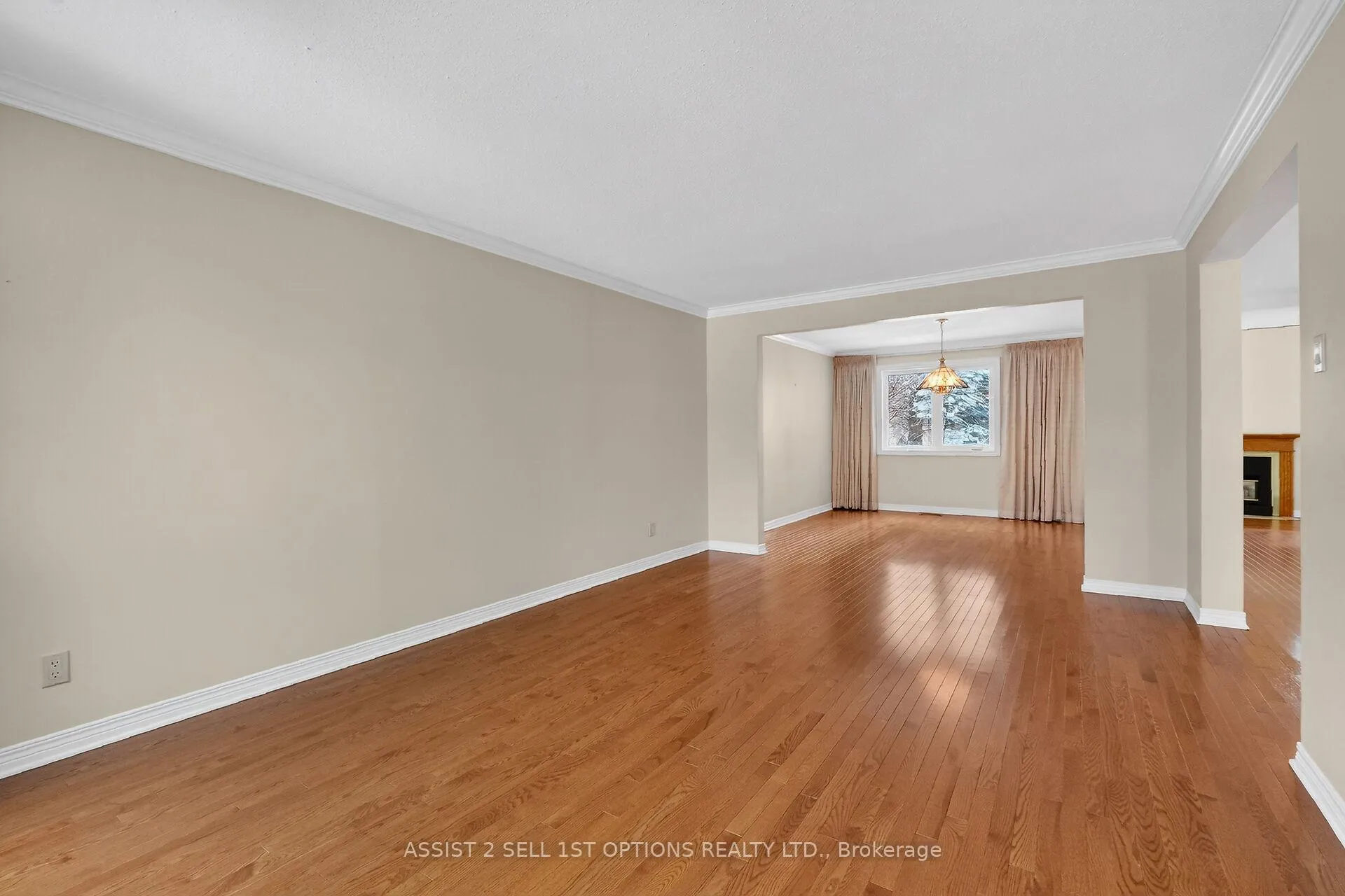 Photo 5 of 1700 Laurelwood Place, Ottawa, Chapel Hill — HOMEH