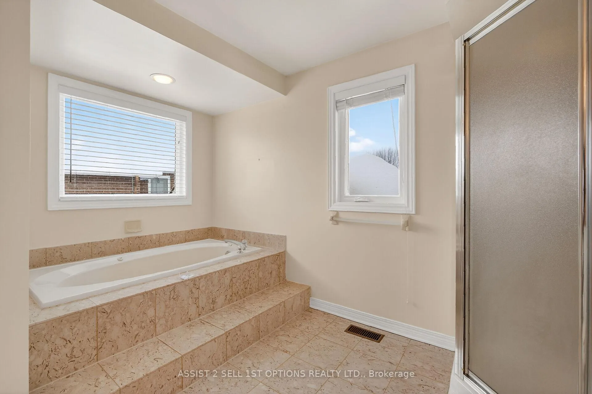 Photo 24 of 1700 Laurelwood Place, Ottawa, Chapel Hill — HOMEH
