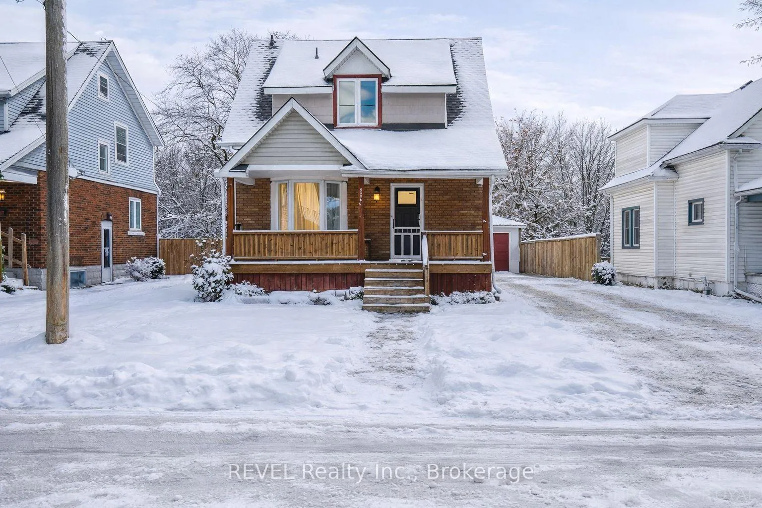Photo 1 of 4586 Fifth Avenue, Niagara Falls, Cherrywood — HOMEH