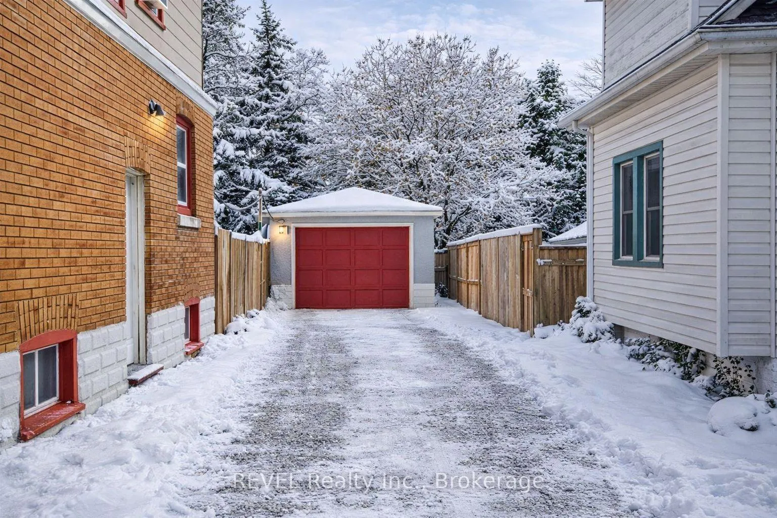 Photo 4 of 4586 Fifth Avenue, Niagara Falls, Cherrywood — HOMEH