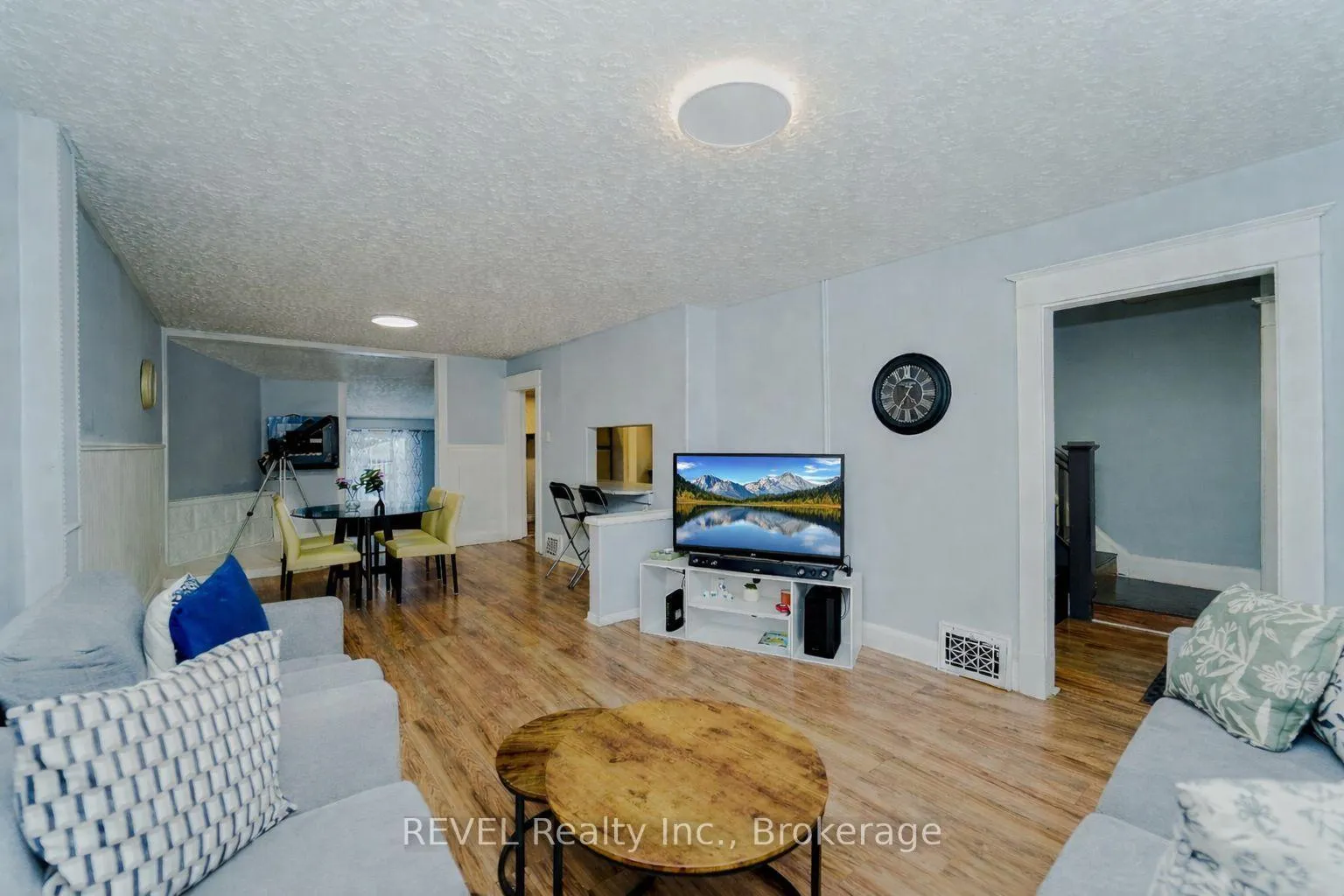 Photo 7 of 4586 Fifth Avenue, Niagara Falls, Cherrywood — HOMEH