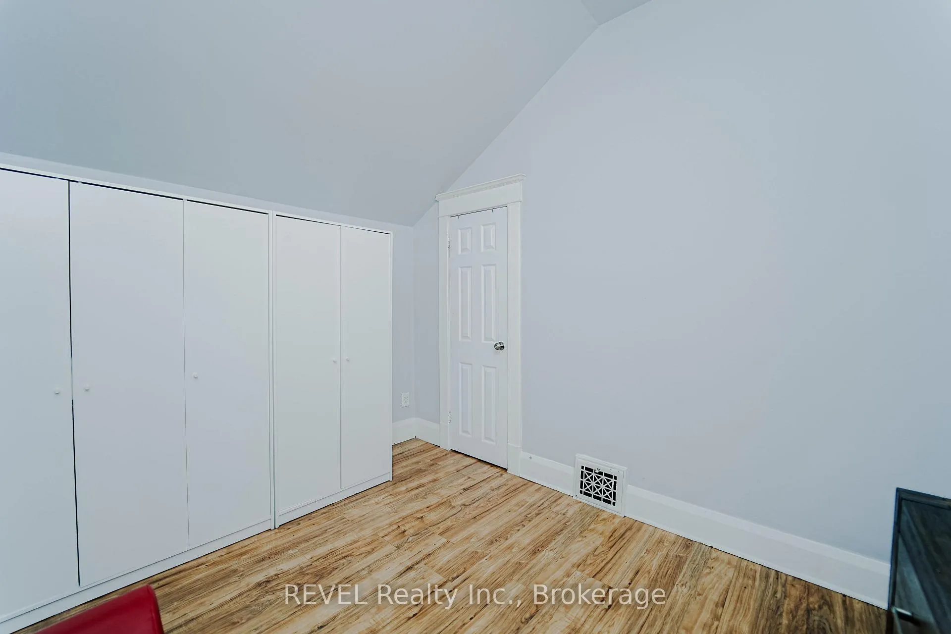 Photo 21 of 4586 Fifth Avenue, Niagara Falls, Cherrywood — HOMEH