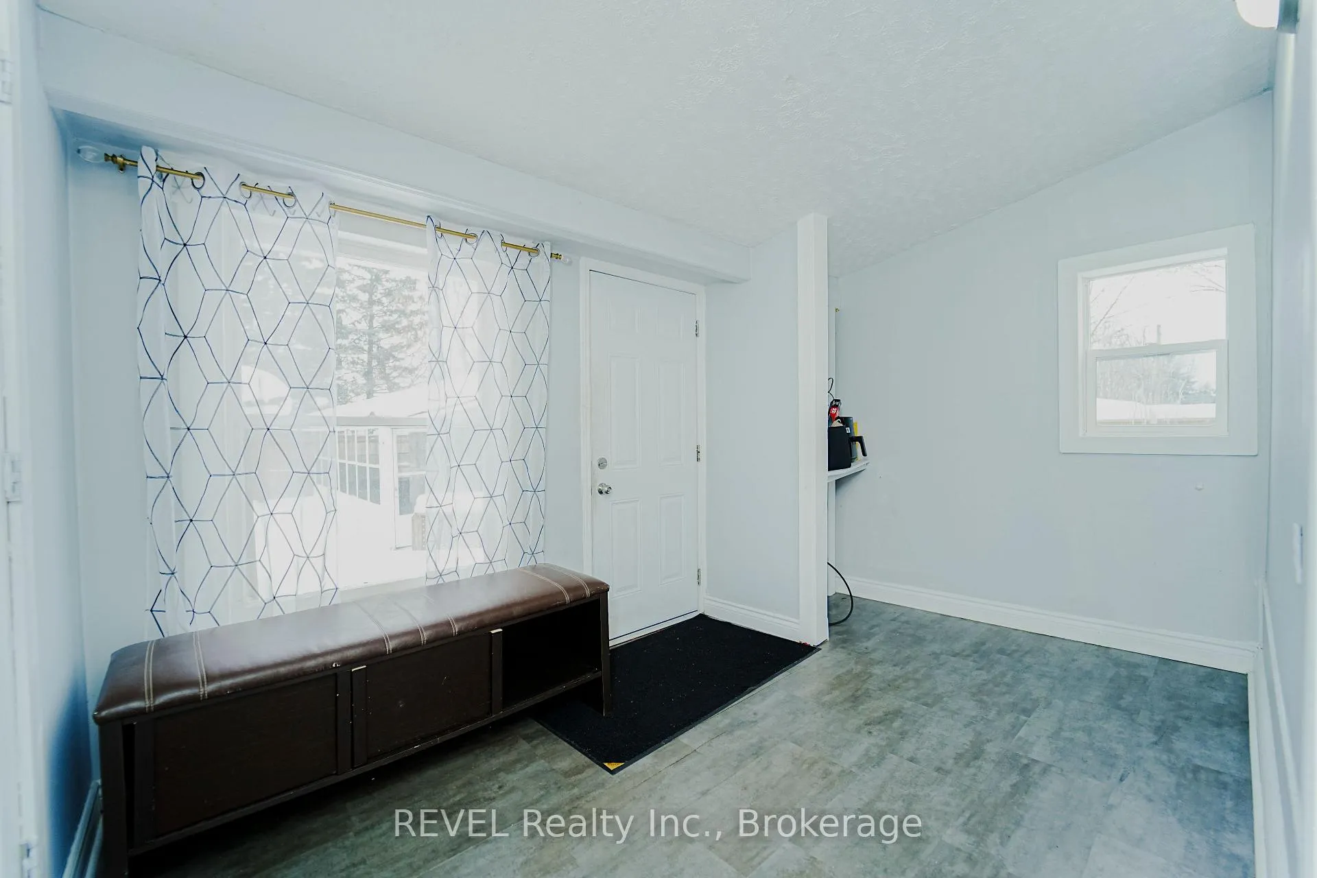 Photo 24 of 4586 Fifth Avenue, Niagara Falls, Cherrywood — HOMEH