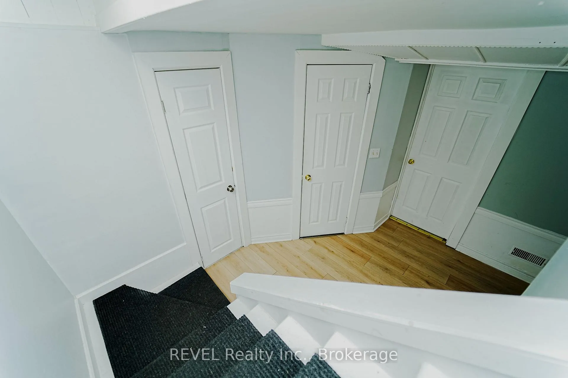 Photo 26 of 4586 Fifth Avenue, Niagara Falls, Cherrywood — HOMEH