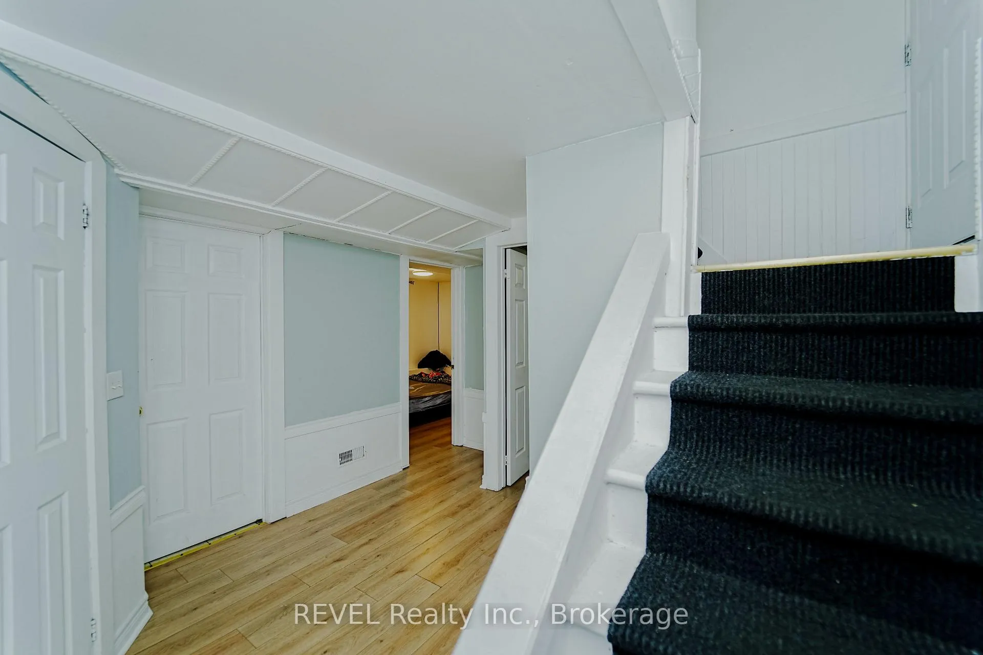 Photo 27 of 4586 Fifth Avenue, Niagara Falls, Cherrywood — HOMEH