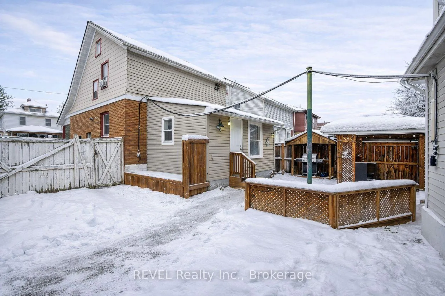 Photo 30 of 4586 Fifth Avenue, Niagara Falls, Cherrywood — HOMEH
