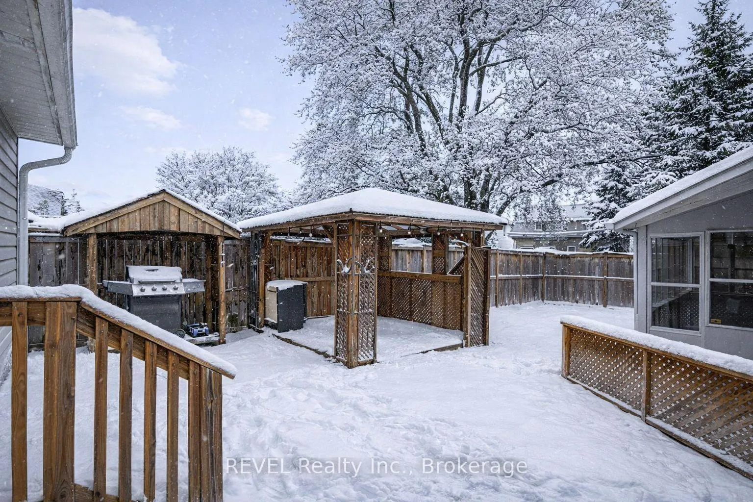 Photo 31 of 4586 Fifth Avenue, Niagara Falls, Cherrywood — HOMEH