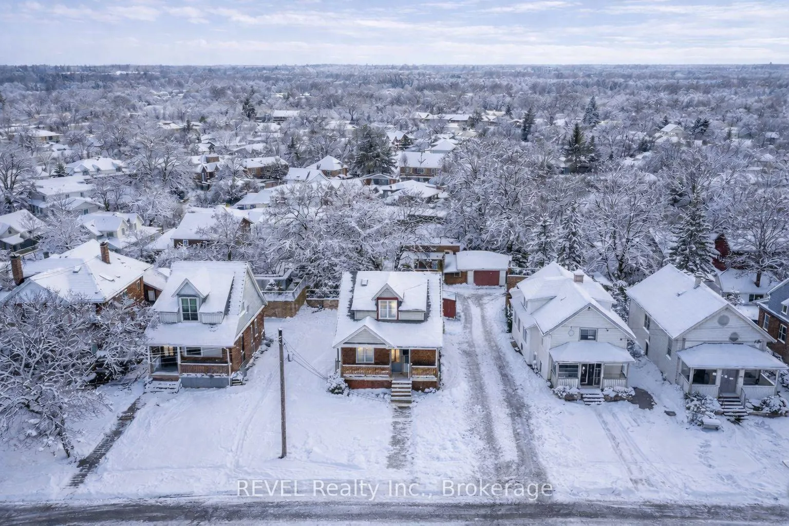 Photo 32 of 4586 Fifth Avenue, Niagara Falls, Cherrywood — HOMEH