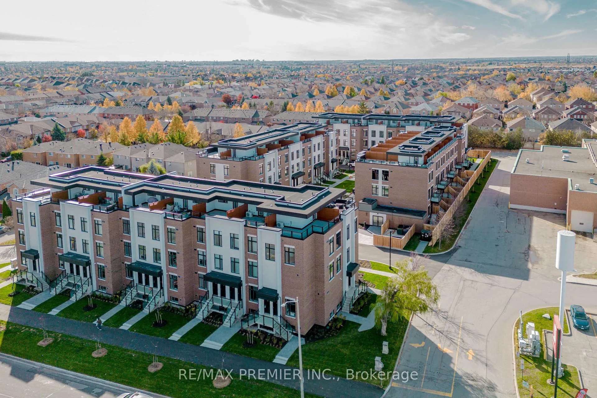Photo 1 of Unit 116, 9560 Islington Avenue, Vaughan, Sonoma Heights — HOMEH