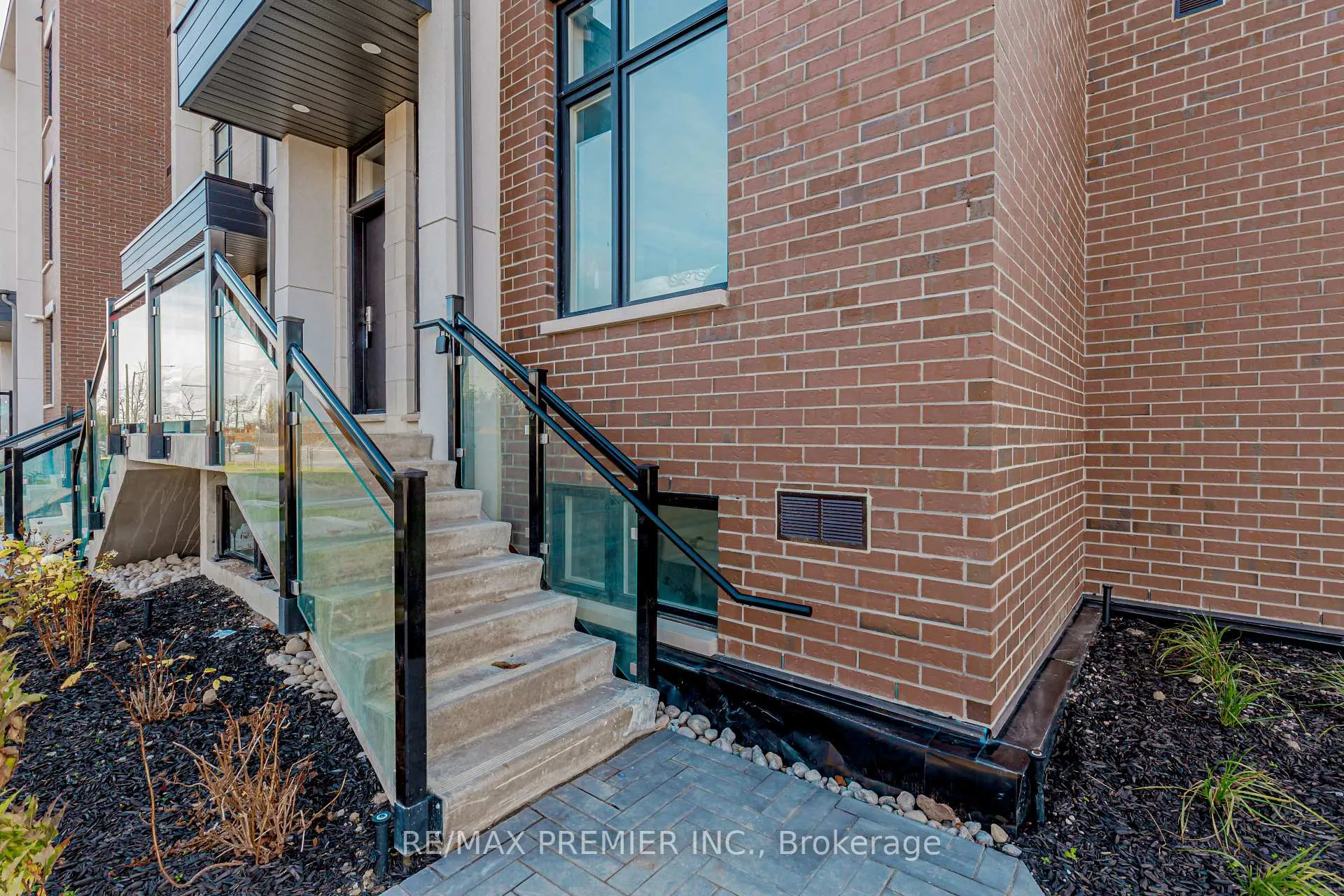 Photo 8 of Unit 116, 9560 Islington Avenue, Vaughan, Sonoma Heights — HOMEH
