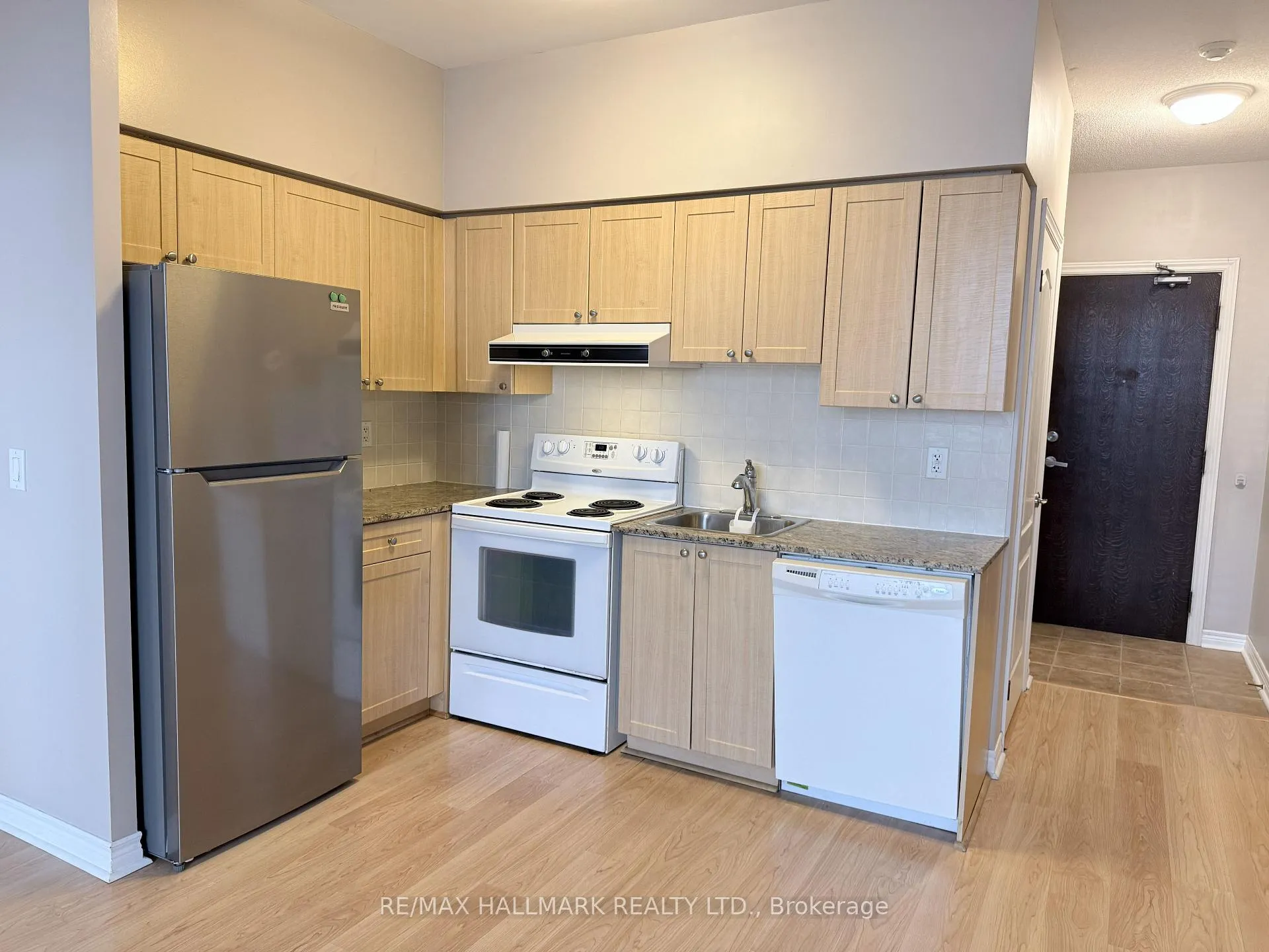 Photo 5 of Unit 1001, 15 North Park Road, Vaughan, Beverley Glen — HOMEH