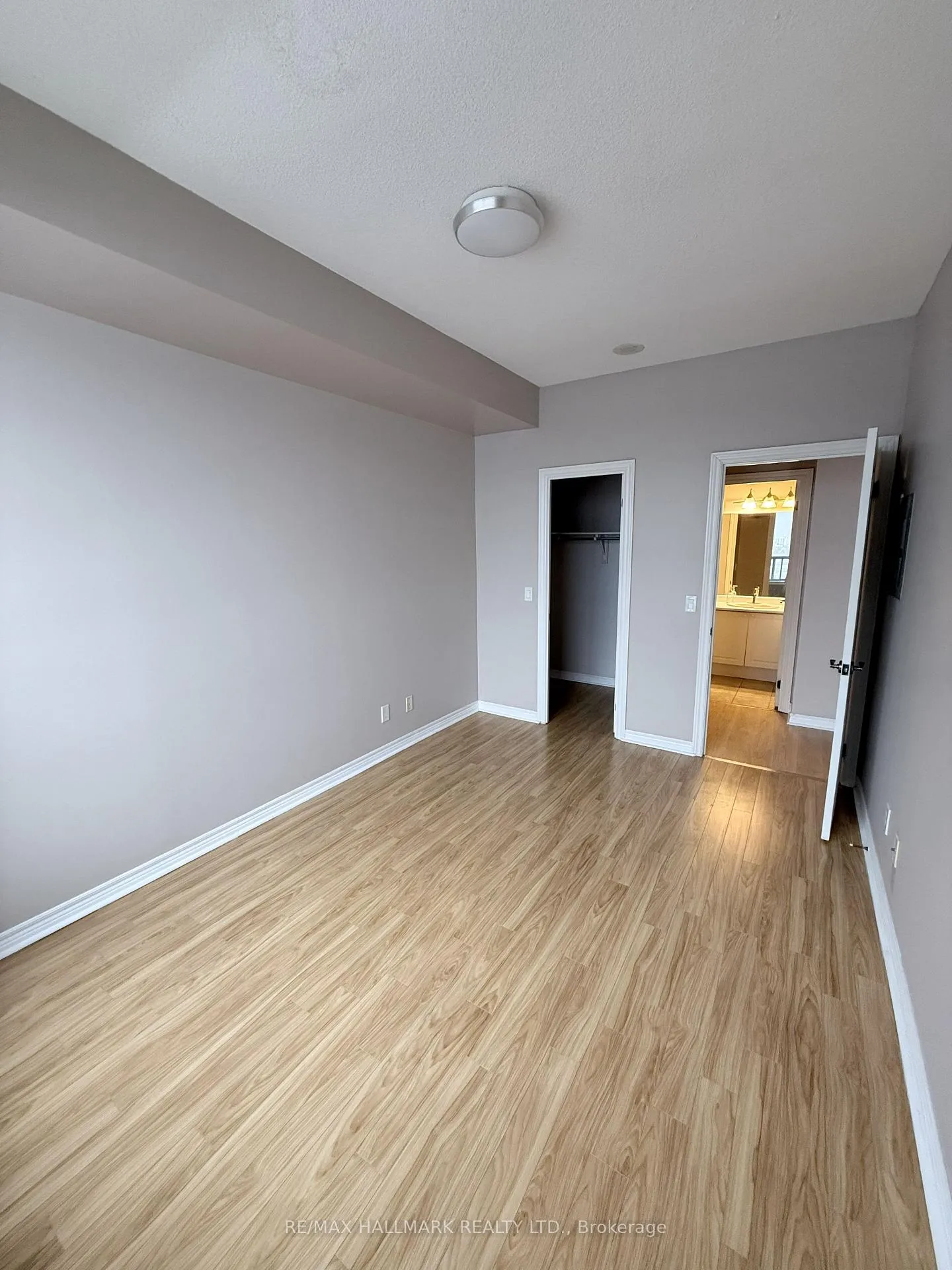 Photo 6 of Unit 1001, 15 North Park Road, Vaughan, Beverley Glen — HOMEH