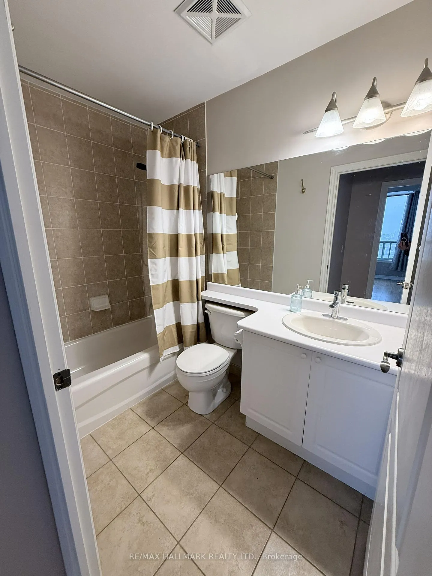 Photo 8 of Unit 1001, 15 North Park Road, Vaughan, Beverley Glen — HOMEH