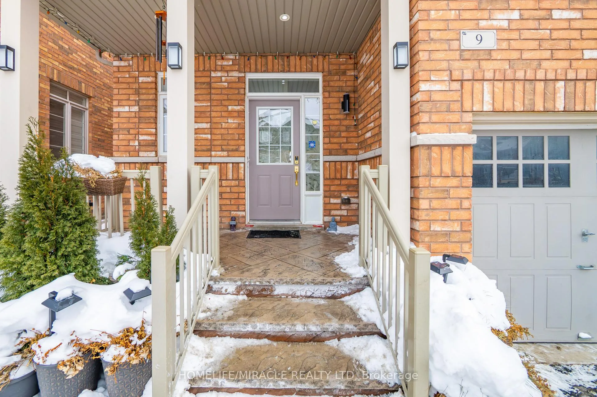 Photo 3 of 9 Baby Pointe Trail, Brampton, Northwest Brampton — HOMEH